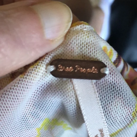 FREE PEOPLE | Floral print havana muscle tank Hi LO draped white yellow - Picture 13 of 16